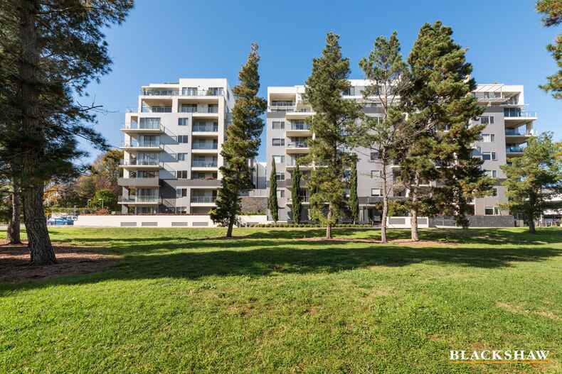 76/15 Coranderrk Street City