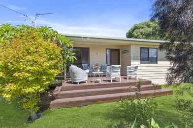 3 Barton Parade Tomakin