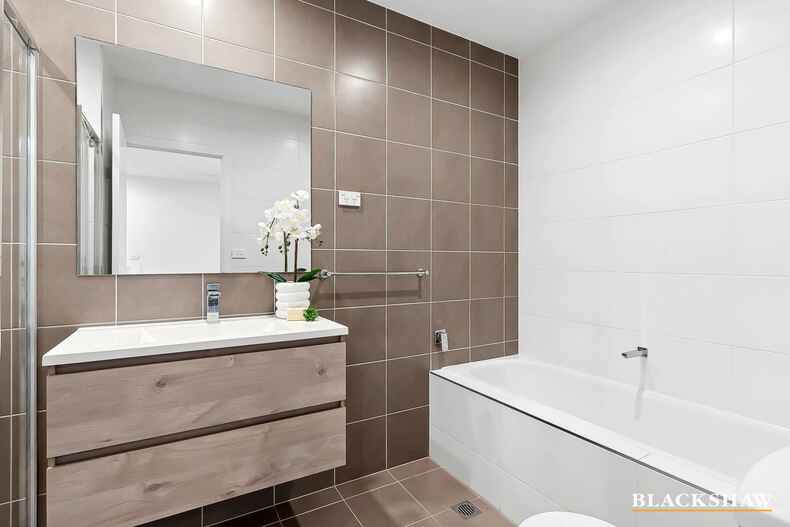 69/128 John Gorton Drive Coombs