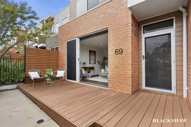 69/128 John Gorton Drive Coombs