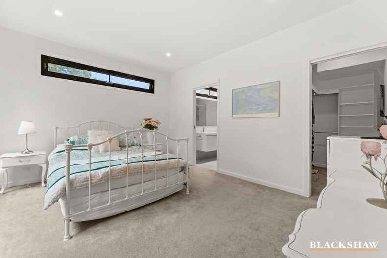 1/11 Aurora Close Mawson