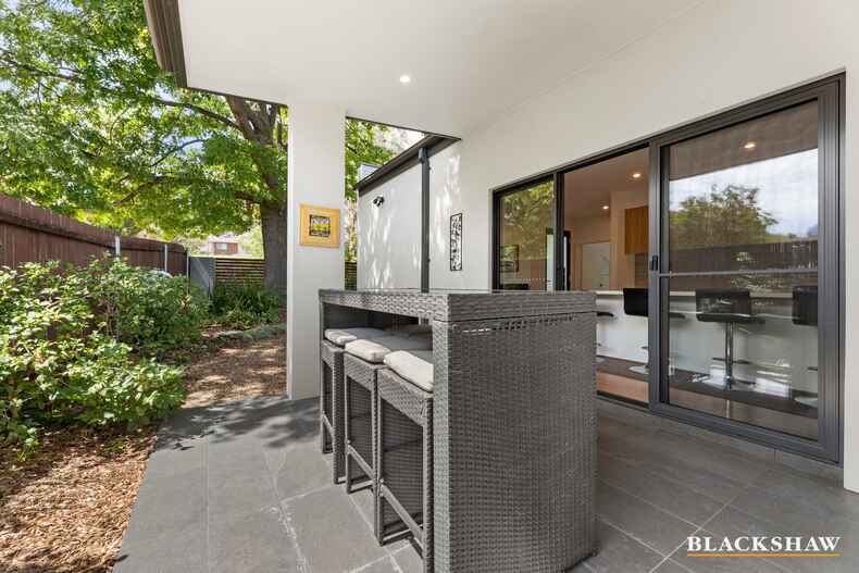 1/11 Aurora Close Mawson