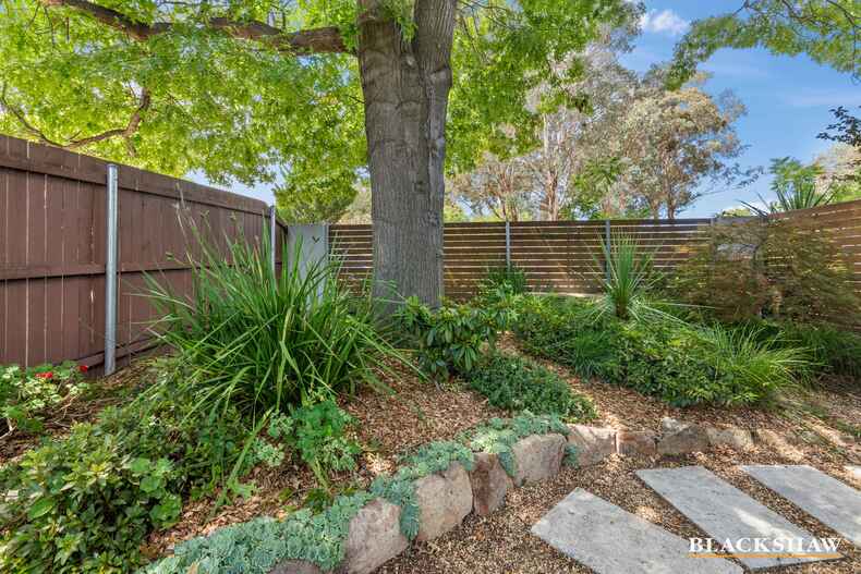 1/11 Aurora Close Mawson