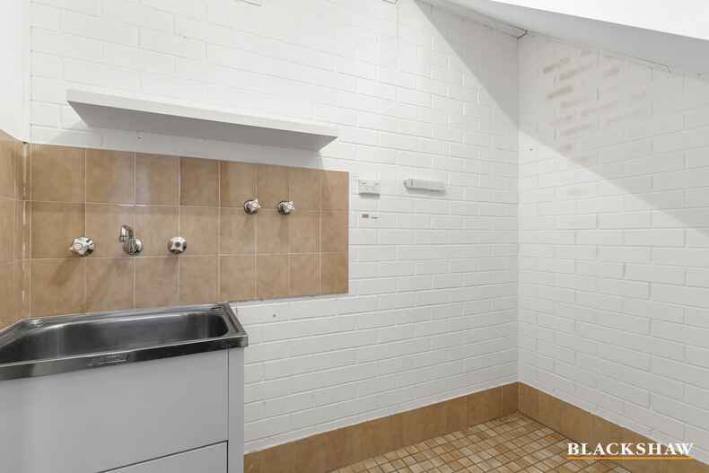 16  Hallen Close Phillip