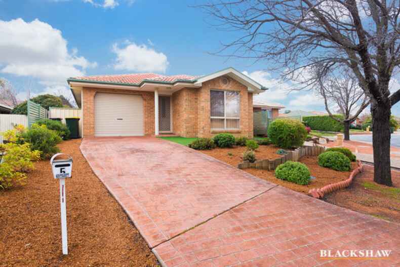 5 Saxby Close Amaroo