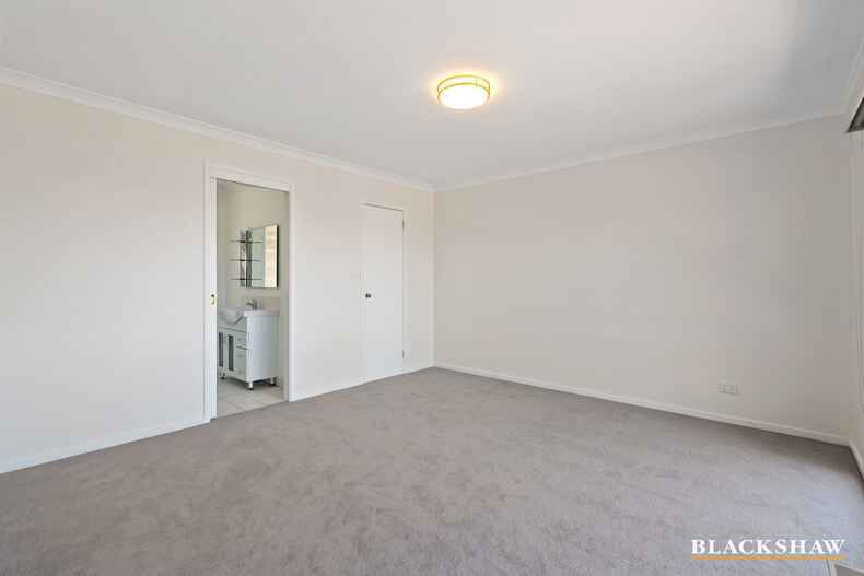 8 Logan Street Narrabundah
