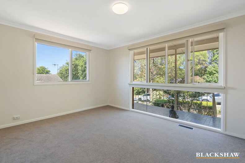 8 Logan Street Narrabundah