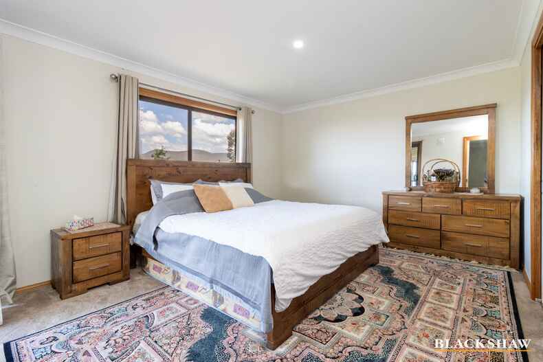 75 Finlay Place Burra