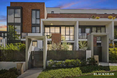 4/3 Stuart Street Griffith