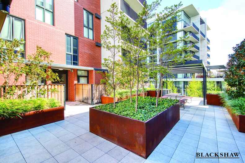 31/97 Eastern Valley Way Belconnen