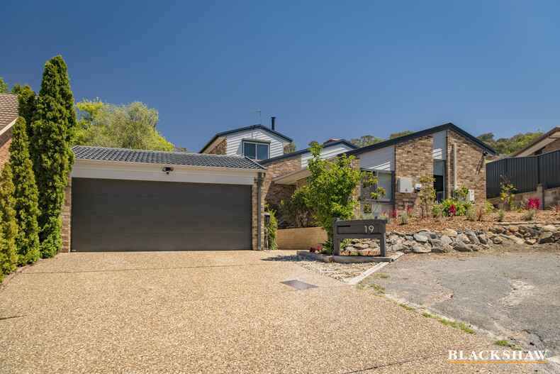 19 Nicklin Crescent Fadden 19 Nicklin Crescent Fadden