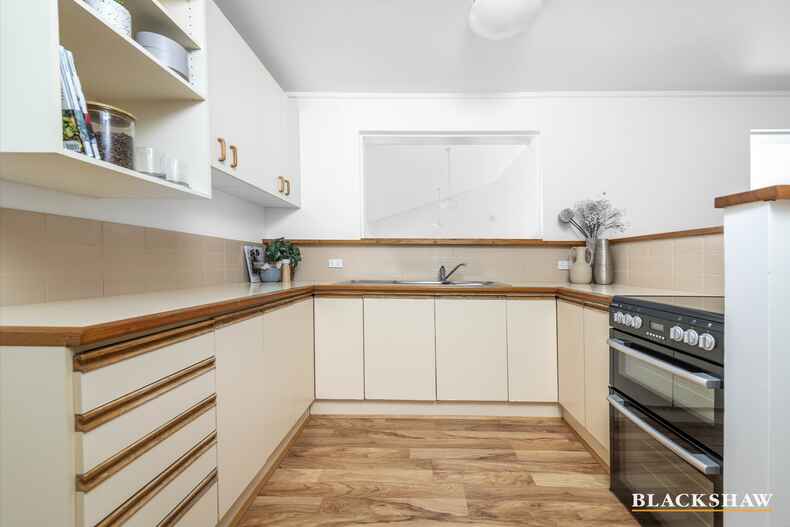 6 Rolland Place Flynn 6 Rolland Place Flynn