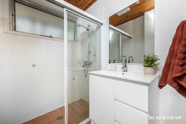 6 Rolland Place Flynn 6 Rolland Place Flynn