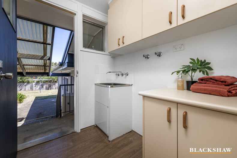 6 Rolland Place Flynn 6 Rolland Place Flynn