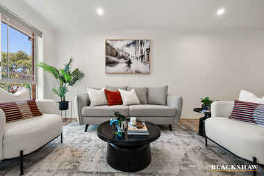 2/3 Esmond Avenue Jerrabomberra