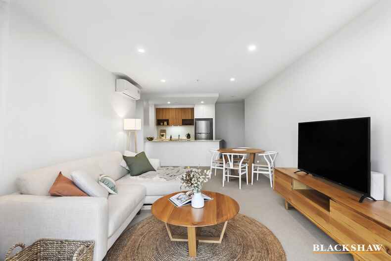 236/15 Irving Street Phillip