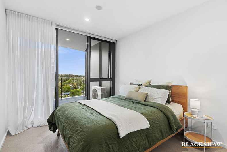 236/15 Irving Street Phillip