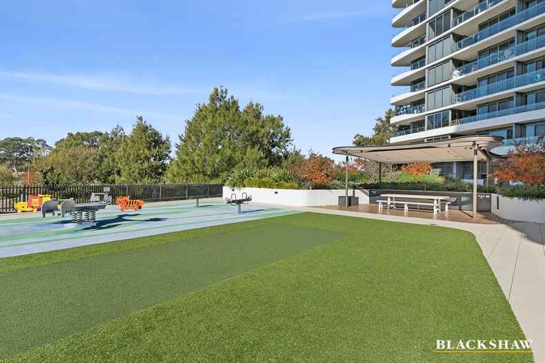 236/15 Irving Street Phillip