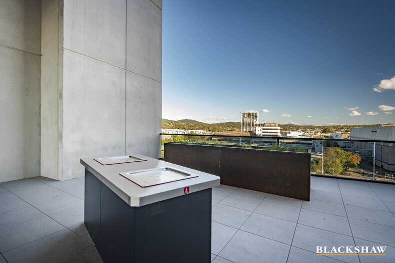 1517/15 Bowes Street Phillip