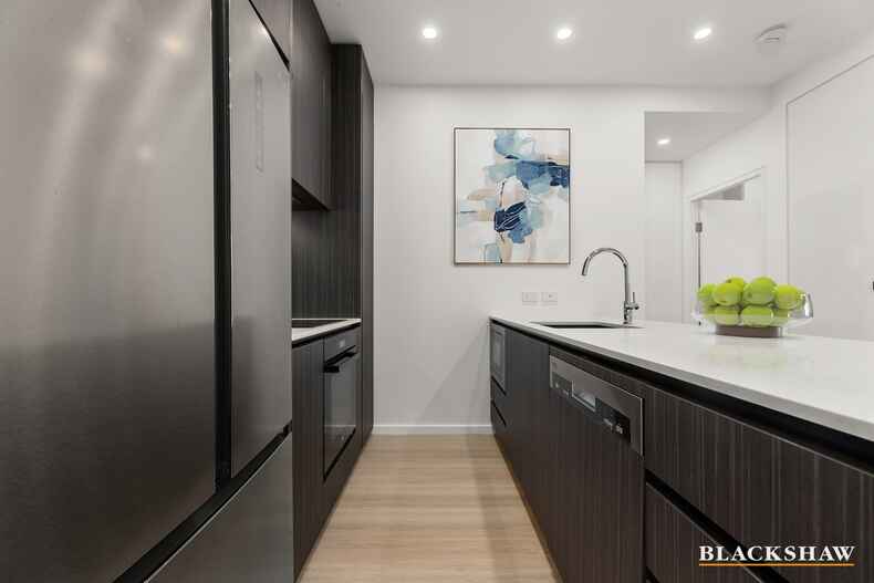 10/7 Light Street Griffith