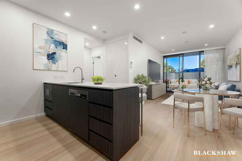 10/7 Light Street Griffith