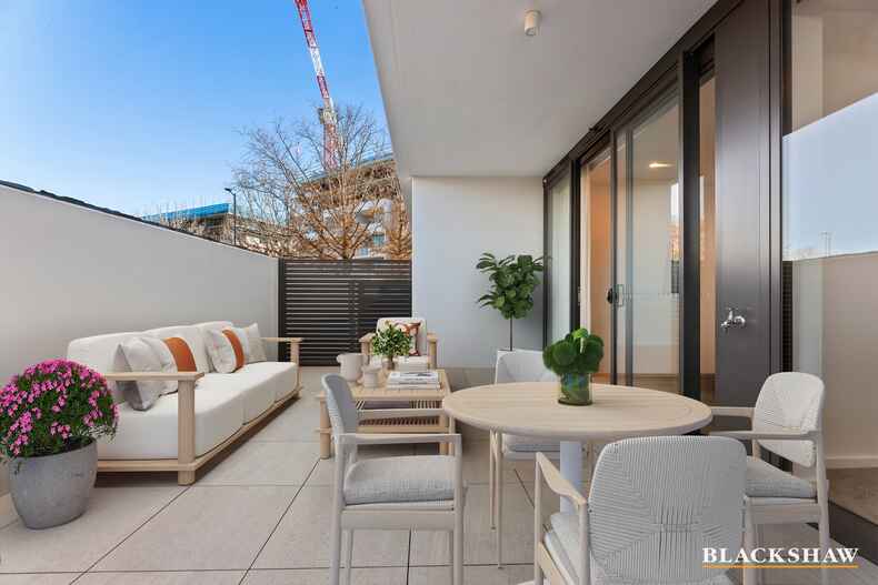 10/7 Light Street Griffith