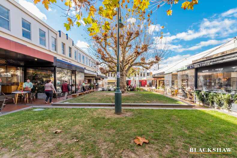 10/7 Light Street Griffith