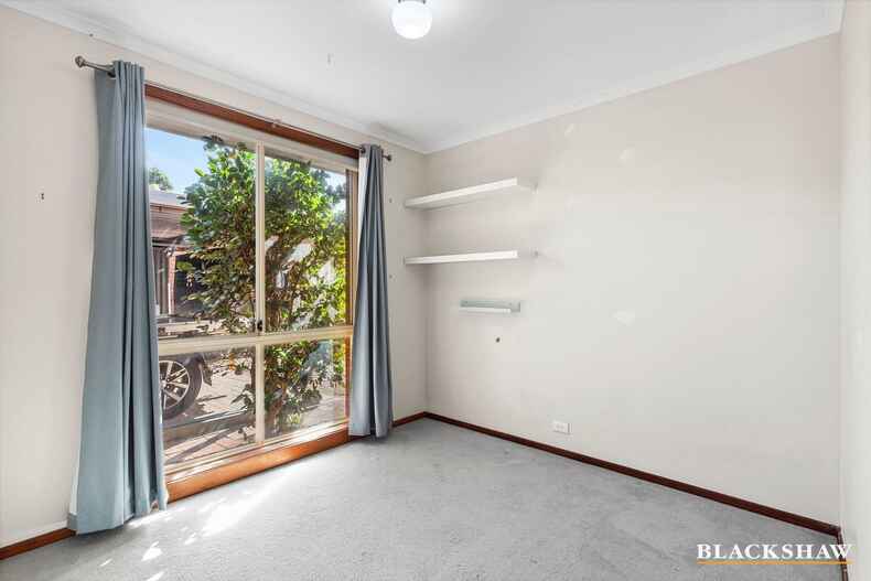 69 Pockett Avenue Banks