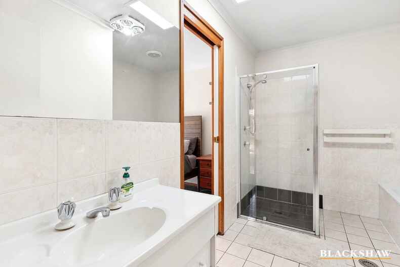 69 Pockett Avenue Banks