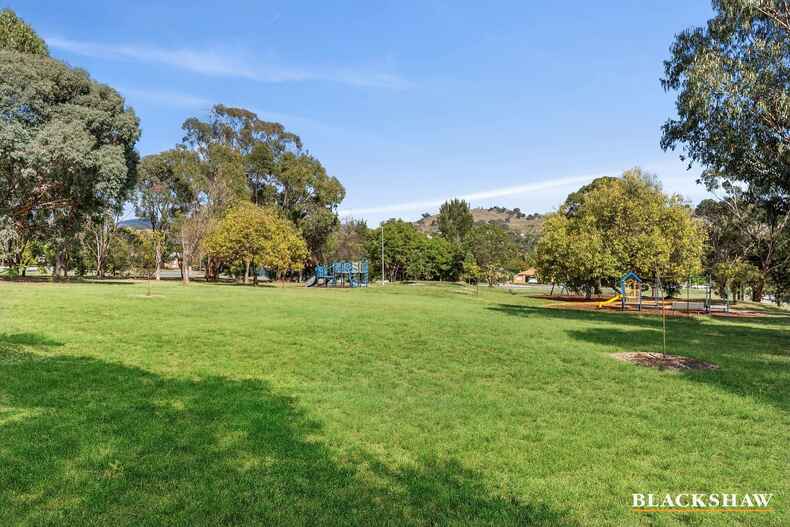 69 Pockett Avenue Banks