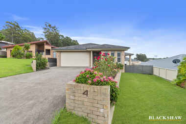 4 Gosse Place Sunshine Bay