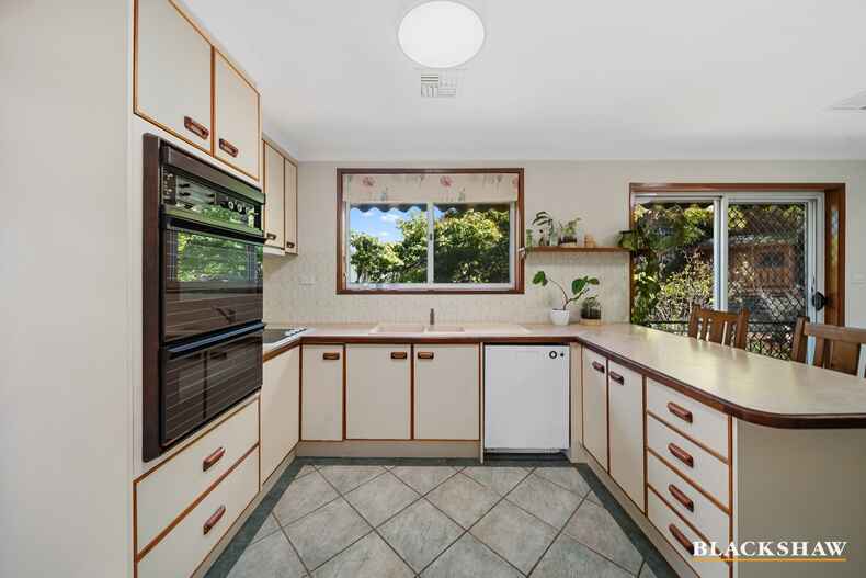 3 Crinoline Street Crestwood