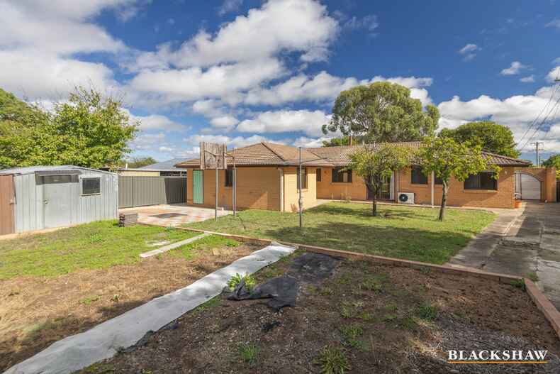14 Heagney Crescent Chisholm