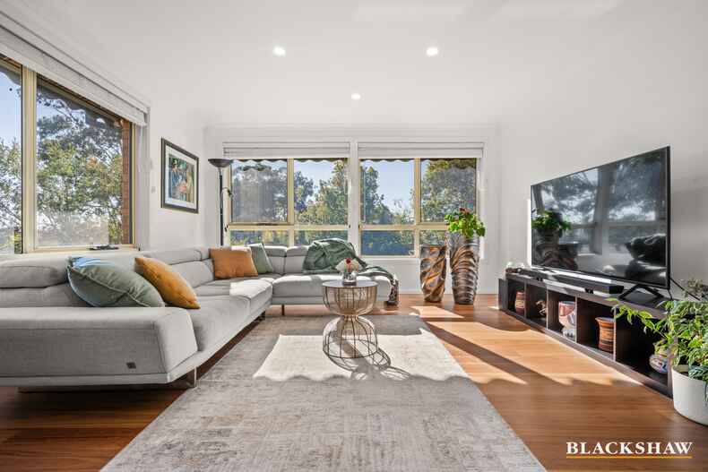 8 Hutchison Crescent Kambah