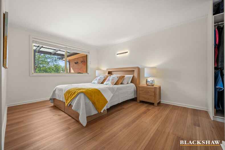 8 Hutchison Crescent Kambah