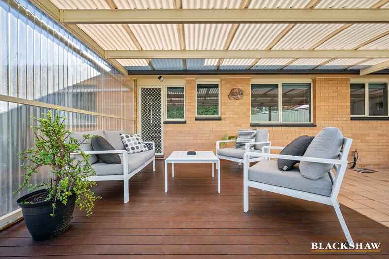 8 Hutchison Crescent Kambah