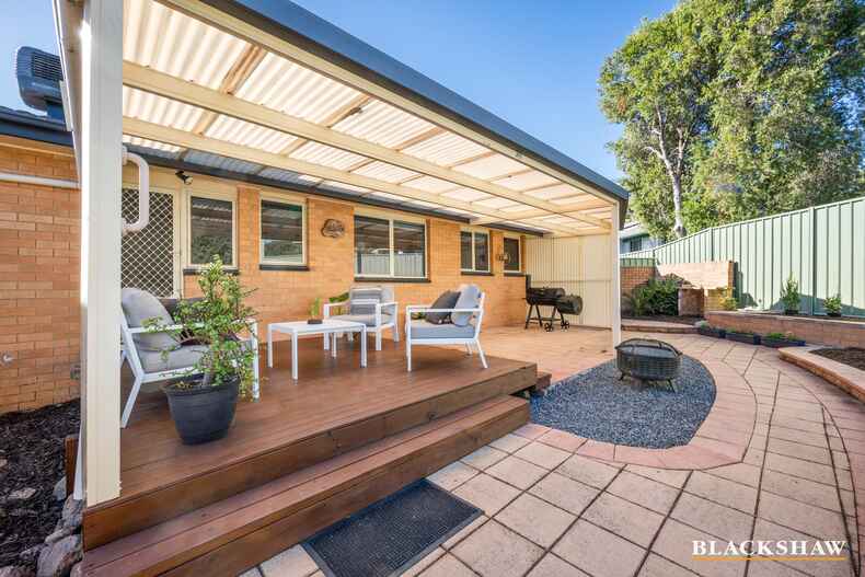 8 Hutchison Crescent Kambah
