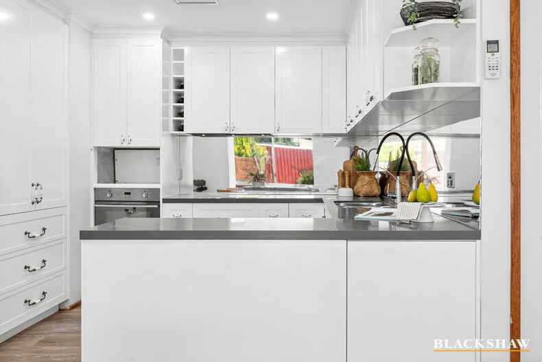 10 Mulder Place Banks 10 Mulder Place Banks