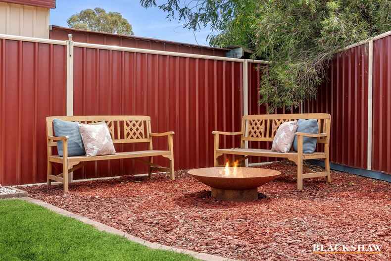 10 Mulder Place Banks 10 Mulder Place Banks