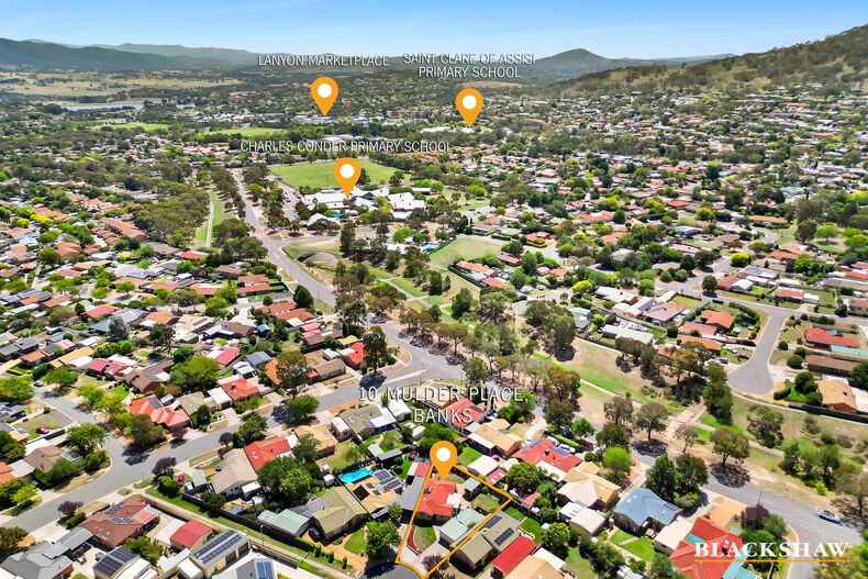 10 Mulder Place Banks 10 Mulder Place Banks