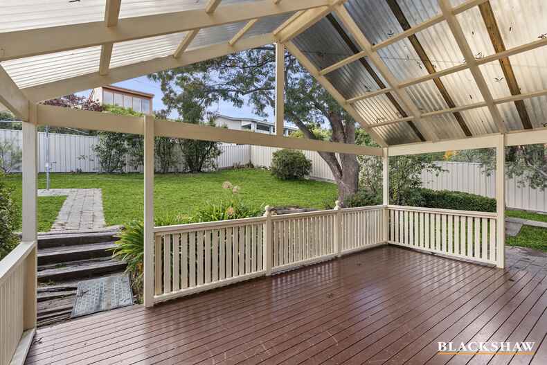 14 Crampton Place Fadden 14 Crampton Place Fadden