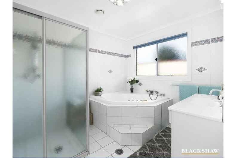 14 Parkview Crescent Jerrabomberra 14 Parkview Crescent Jerrabomberra