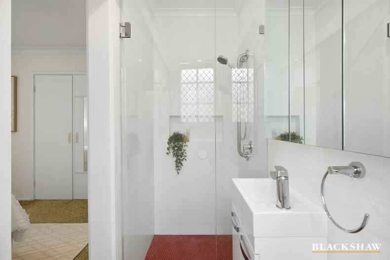 8 Ogilby Crescent Page 8 Ogilby Crescent Page