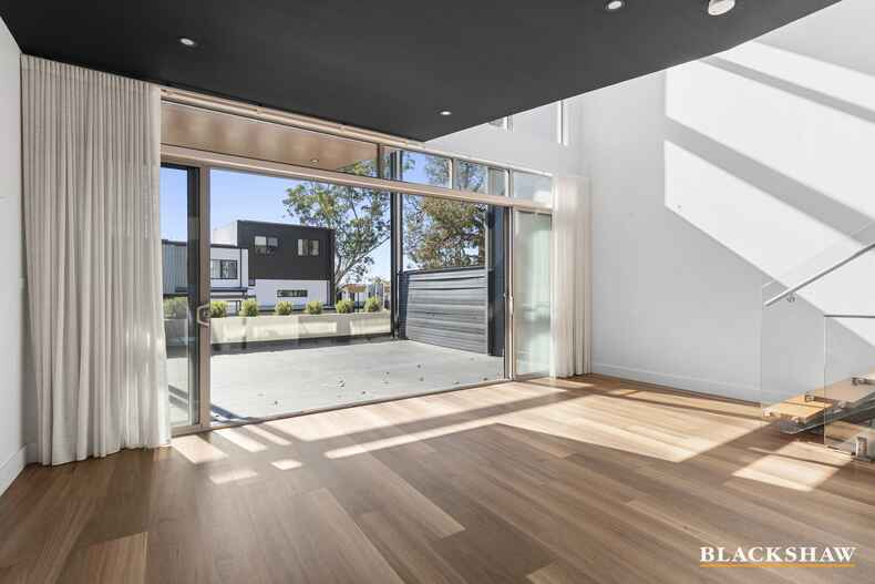 2/4 Endeavour Street Red Hill 2/4 Endeavour Street Red Hill