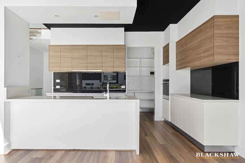 2/4 Endeavour Street Red Hill 2/4 Endeavour Street Red Hill