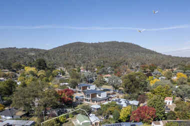 8 Cobb Crescent Ainslie