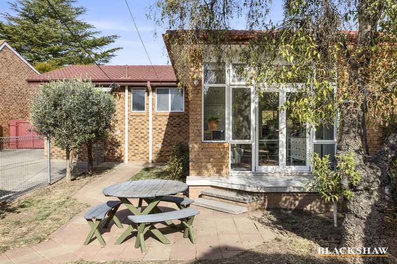 20 Sharwood Crescent Evatt 20 Sharwood Crescent Evatt