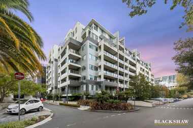 98/15 Coranderrk Street City