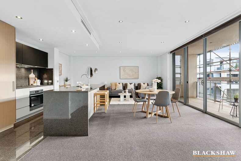 98/15 Coranderrk Street City