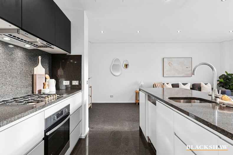 98/15 Coranderrk Street City